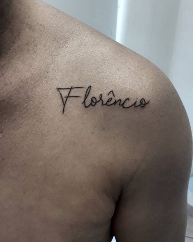 tattoo femenino con nombre 102