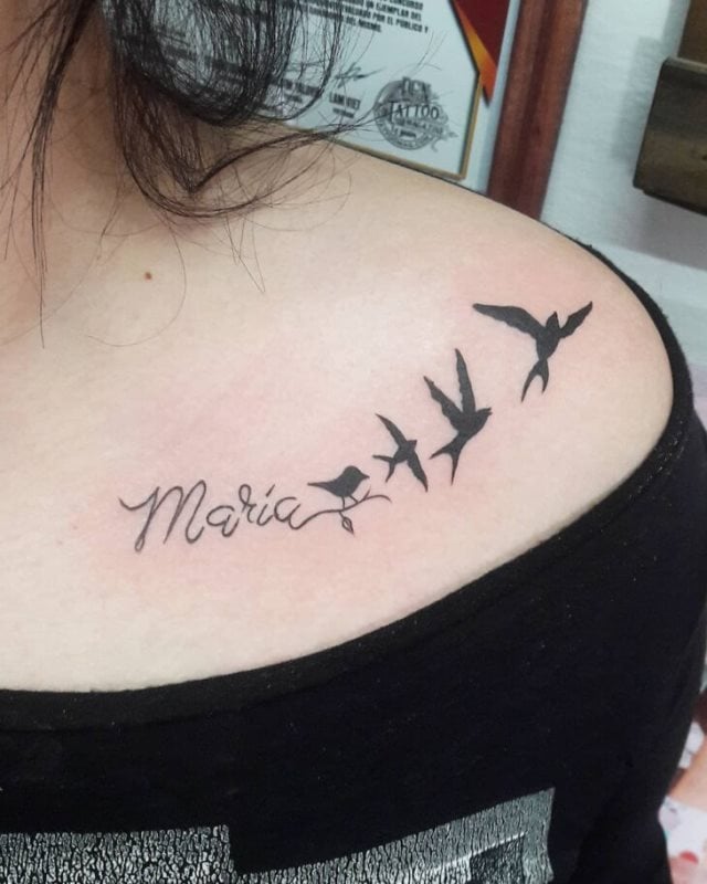 tattoo femenino con nombre 16