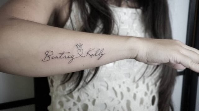 tattoo femenino con nombre 19