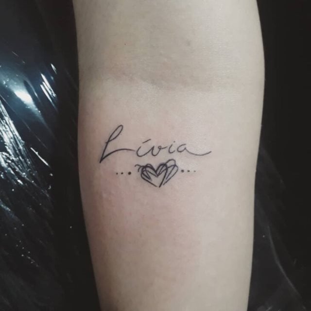 tattoo femenino con nombre 31