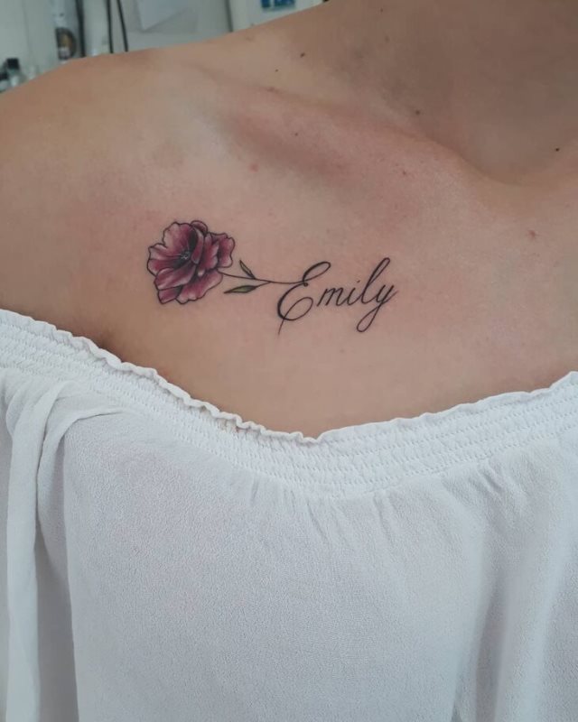 tattoo femenino con nombre 40