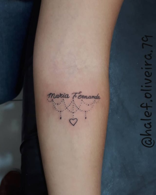 tattoo femenino con nombre 41