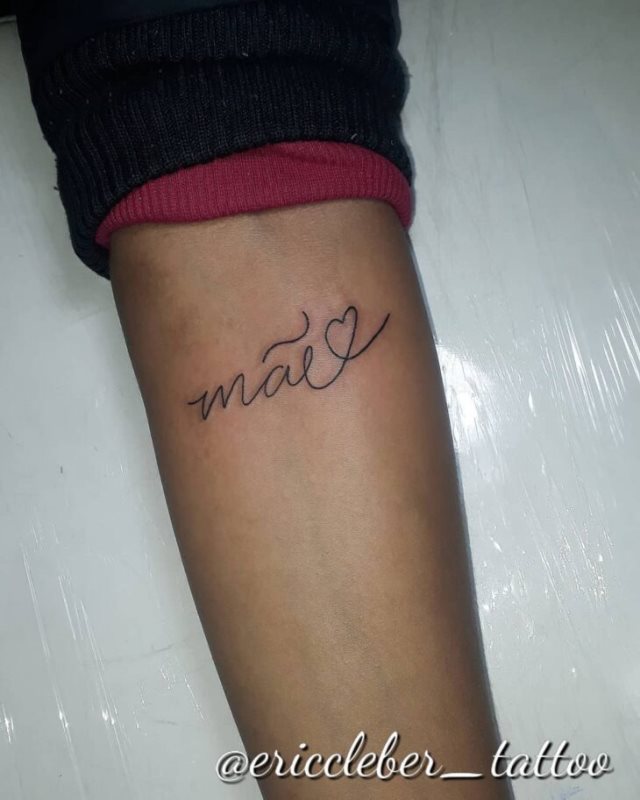 tattoo femenino con nombre 46