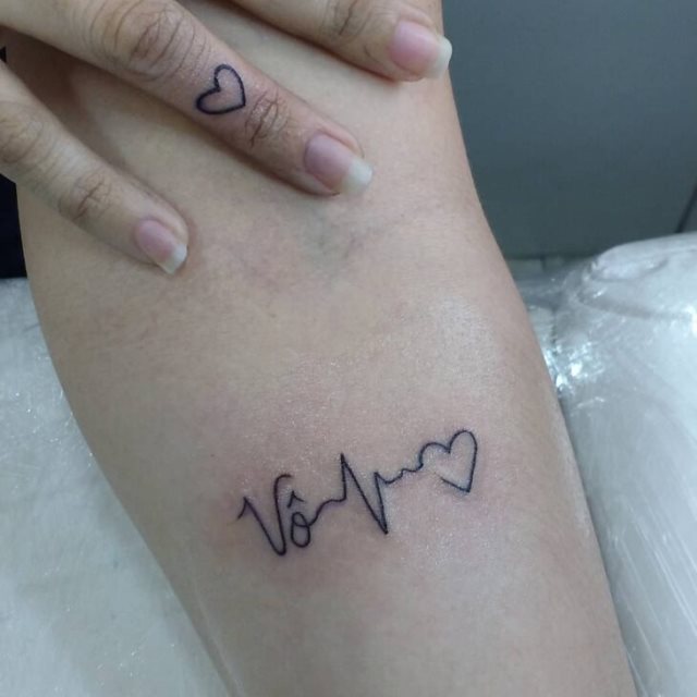 tattoo femenino con nombre 89