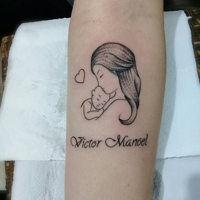 tattoo femenino con nombre 94