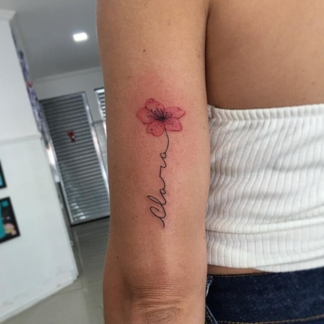 tattoo femenino con nombre 96