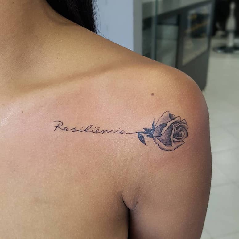 tattoo femenino con rosa 111