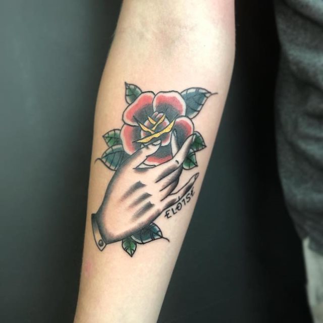 tattoo femenino con rosa 115