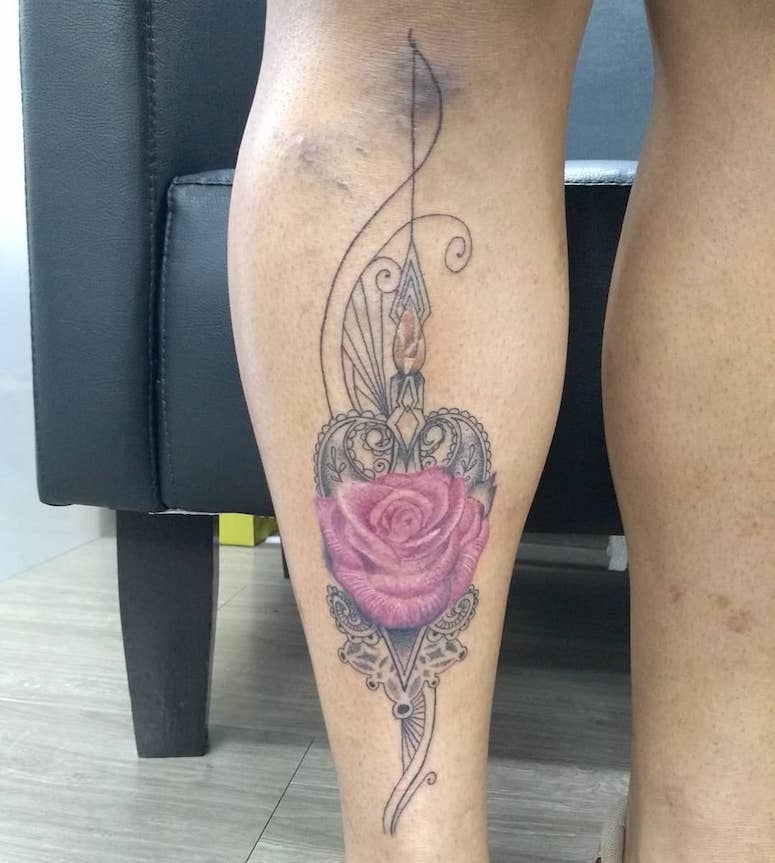 tattoo femenino con rosa 15