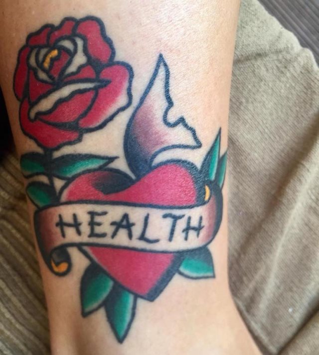 tattoo femenino con rosa 53