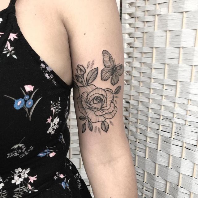 tattoo femenino con rosa 59