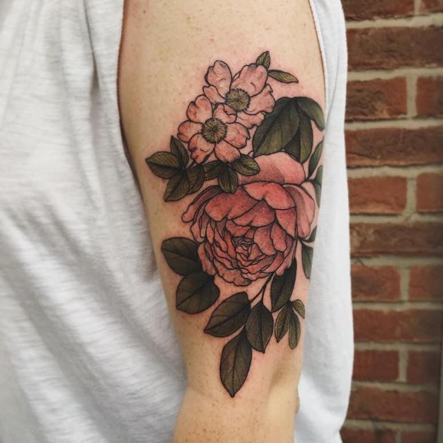 tattoo femenino con rosa 77