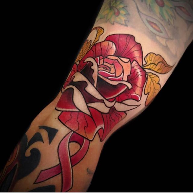 tattoo femenino con rosa 89