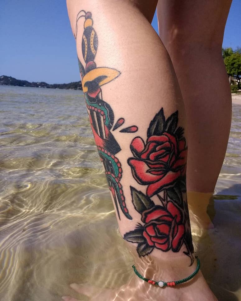 tattoo femenino con rosa 95