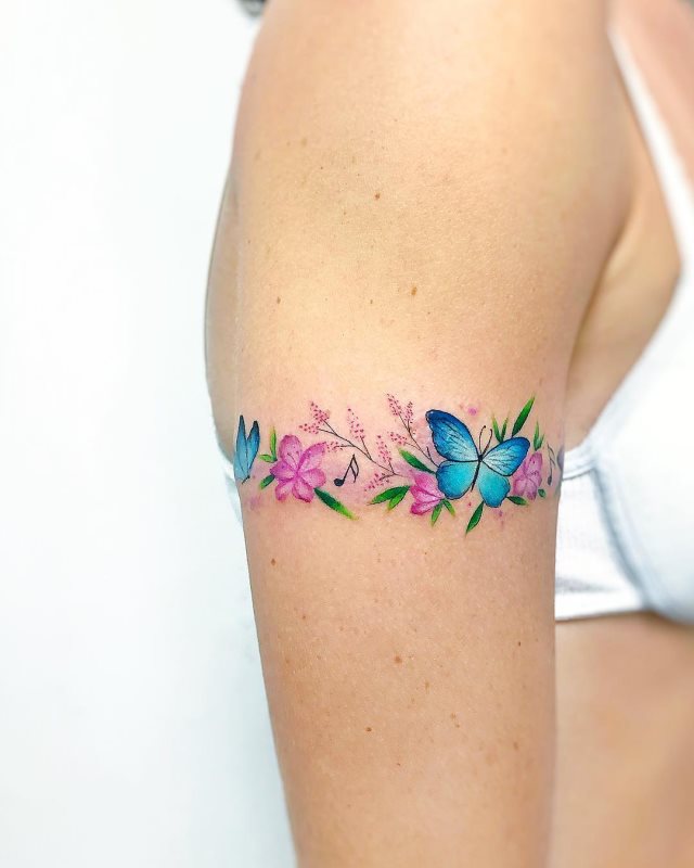 tattoo femenino de brazalete 38