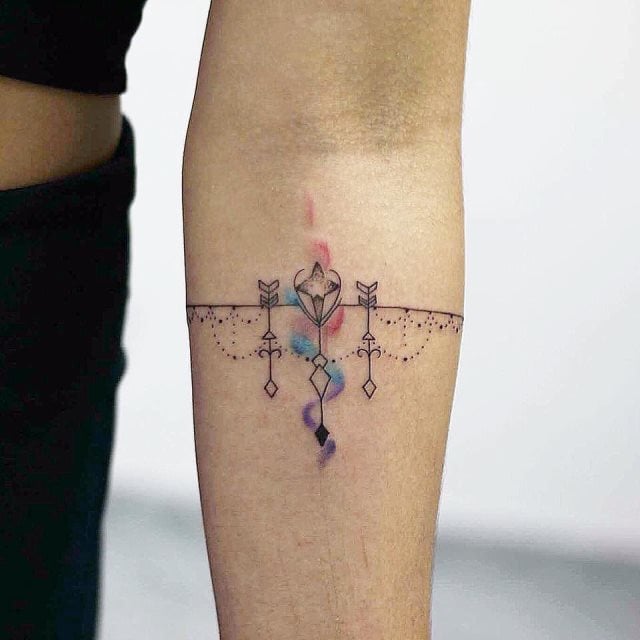 tattoo femenino de brazalete 52