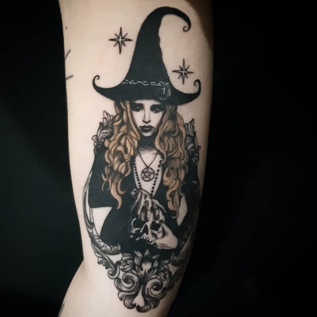 tattoo femenino de bruja 02