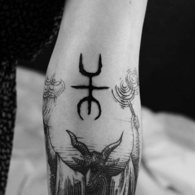 tattoo femenino de bruja 10