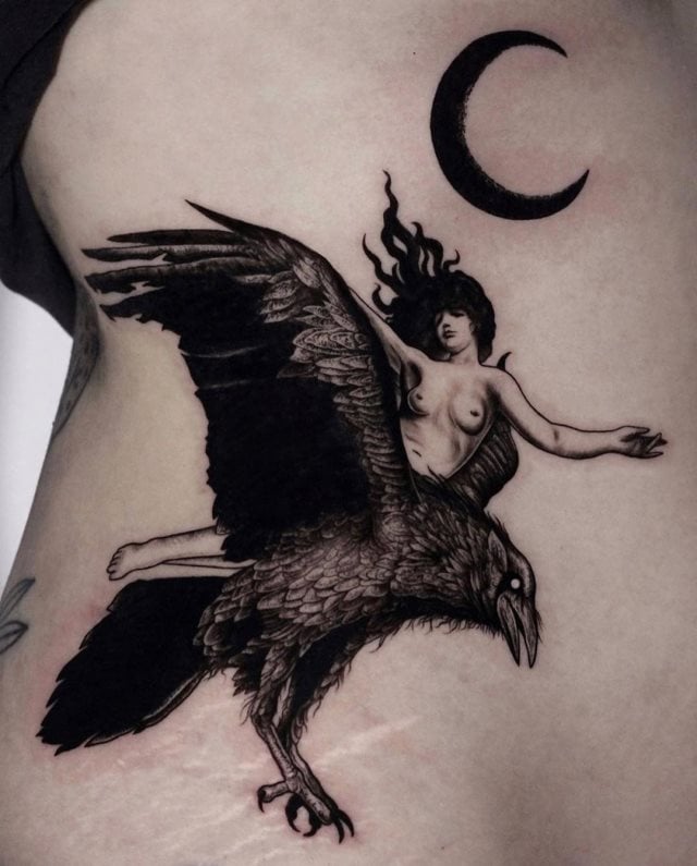 tattoo femenino de bruja 40
