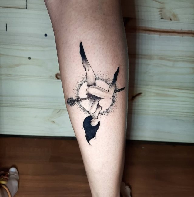 tattoo femenino de bruja 42