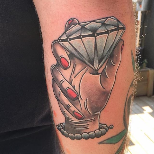 tattoo femenino de diamante 09