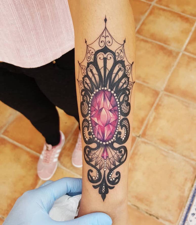 tattoo femenino de diamante 26