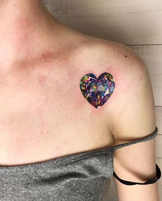 tattoo femenino de diamante 34
