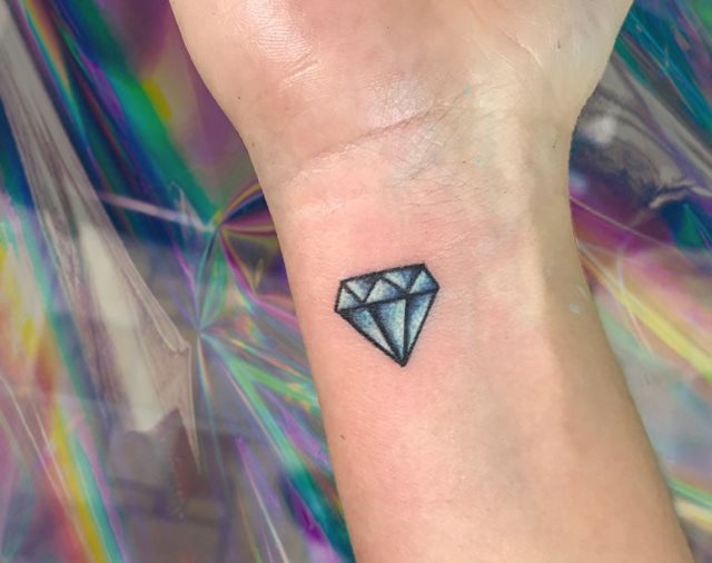 tattoo femenino de diamante 41
