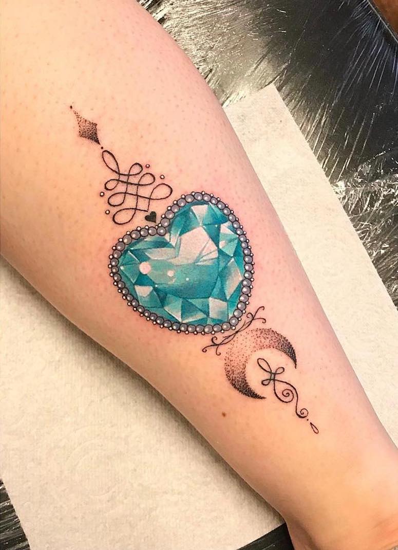 tattoo femenino de diamante 63