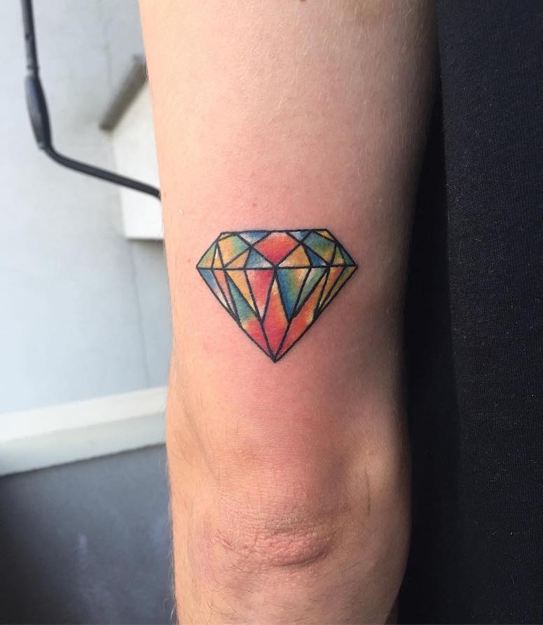 tattoo femenino de diamante 64