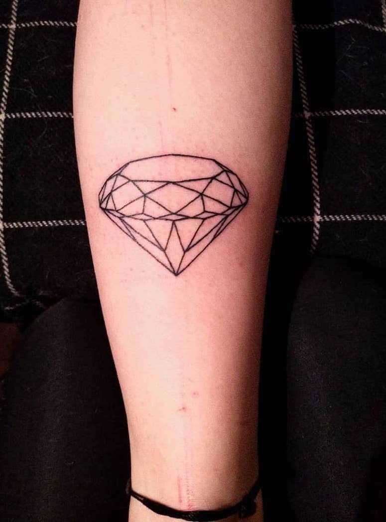 tattoo femenino de diamante 79