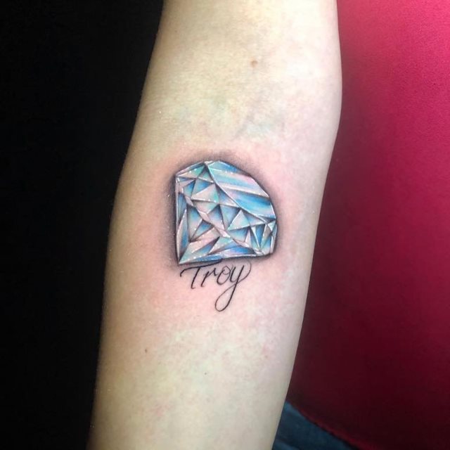 tattoo femenino de diamante 80