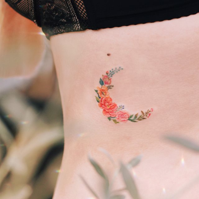tattoo femenino de la luna 04