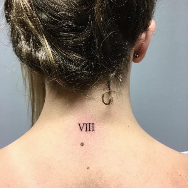 tattoo femenino de numeros romanos 05