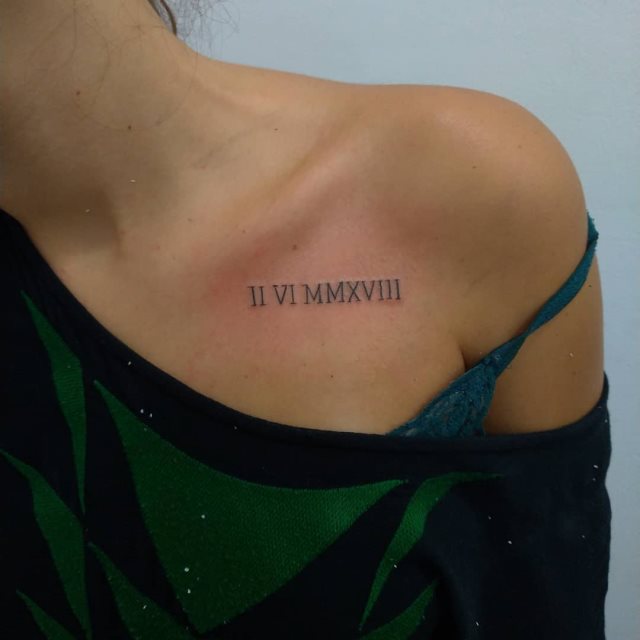 tattoo femenino de numeros romanos 25