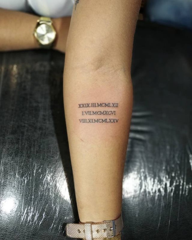 tattoo femenino de numeros romanos 62