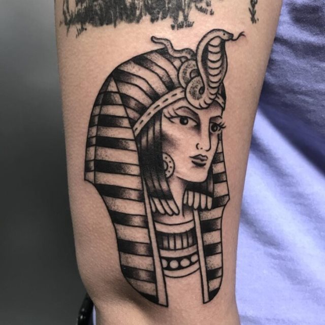 tattoo femenino egipcio 07