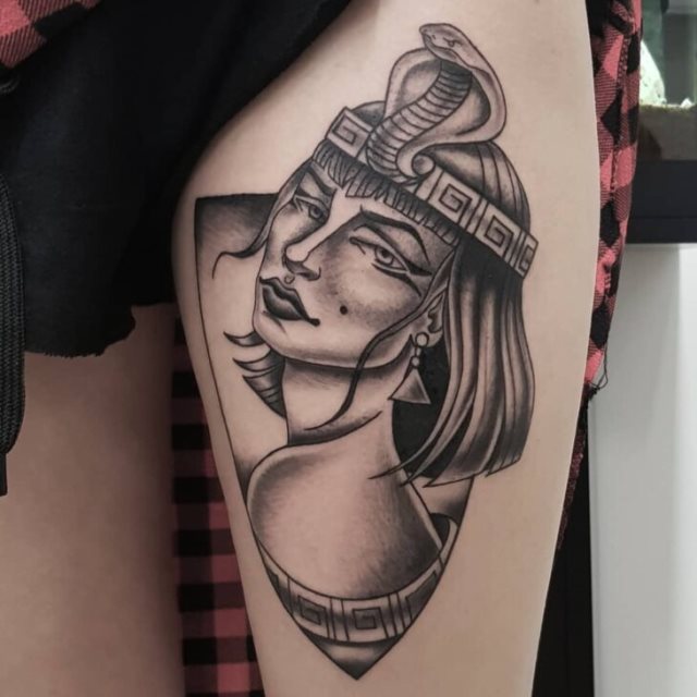 tattoo femenino egipcio 39