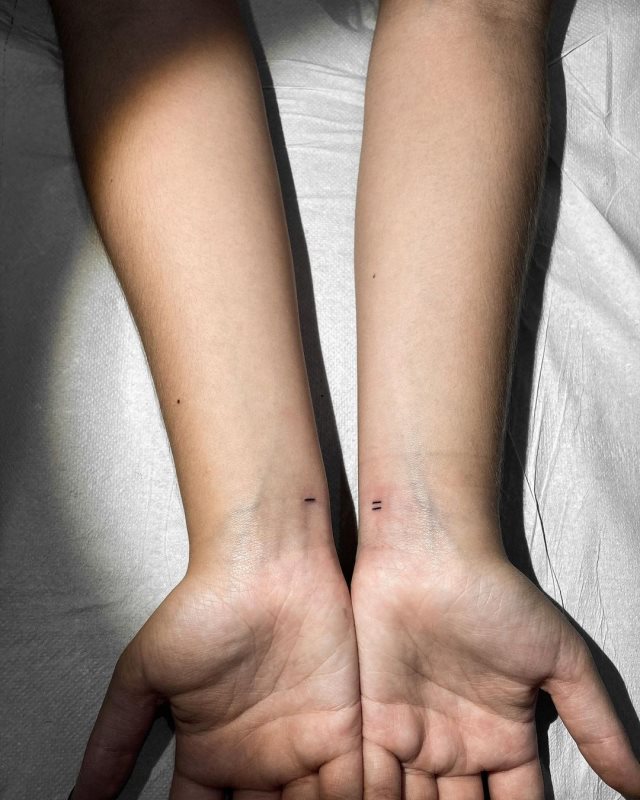 tattoo femenino en la muneca 14