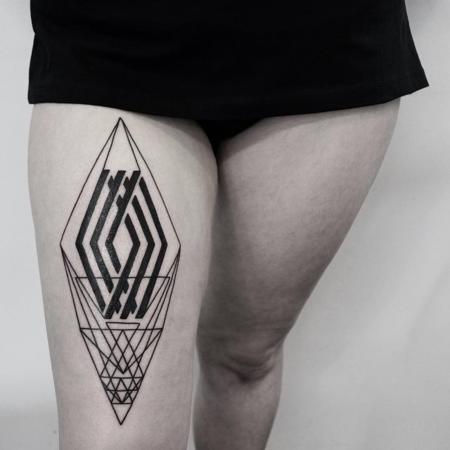 tattoo femenino estilo geometrico 14