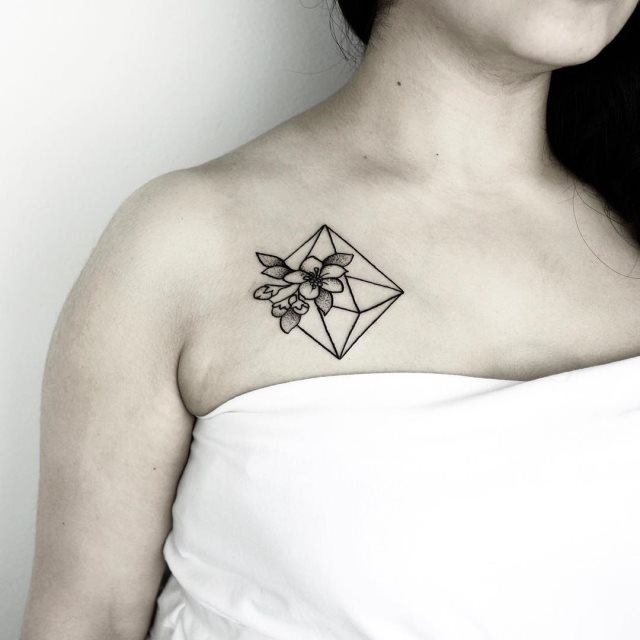 tattoo femenino estilo geometrico 16