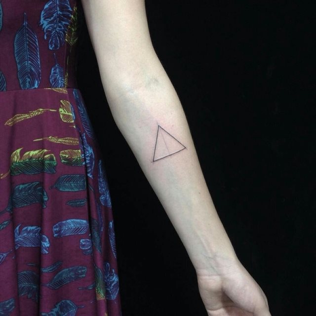 tattoo femenino estilo geometrico 28