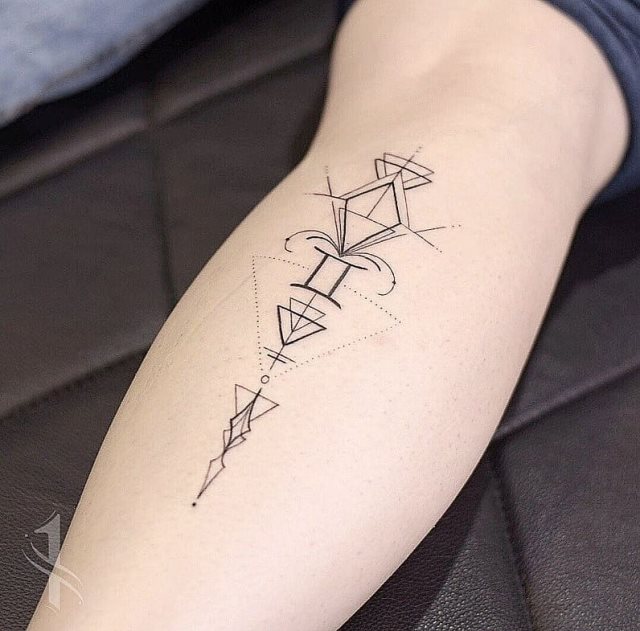tattoo femenino estilo geometrico 32
