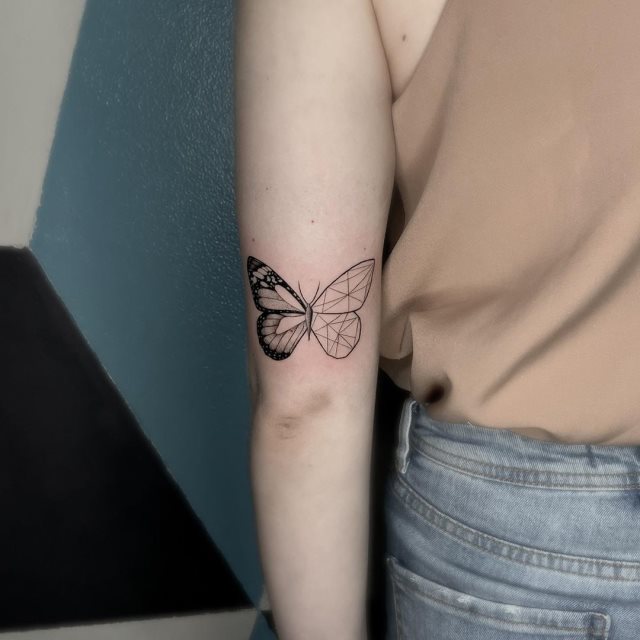 tattoo femenino estilo geometrico 38