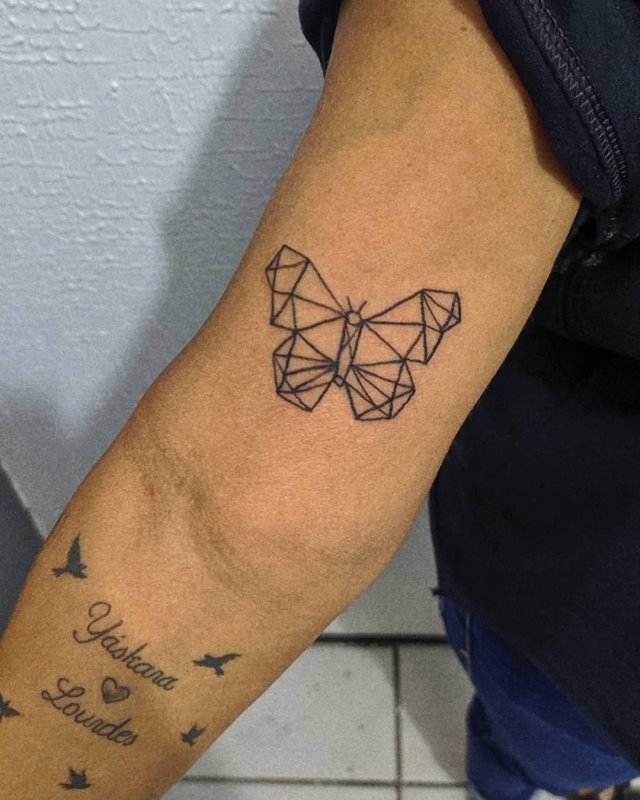 tattoo femenino estilo geometrico 41