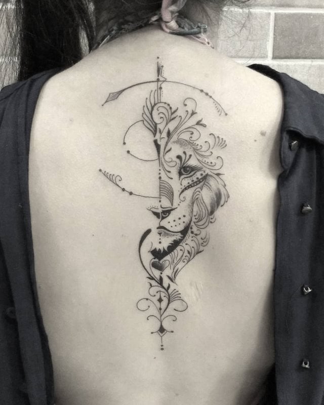 tattoo femenino leon para la espalda 07