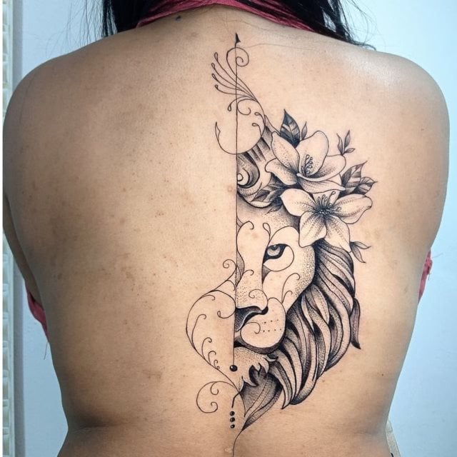 tattoo femenino leon para la espalda 17