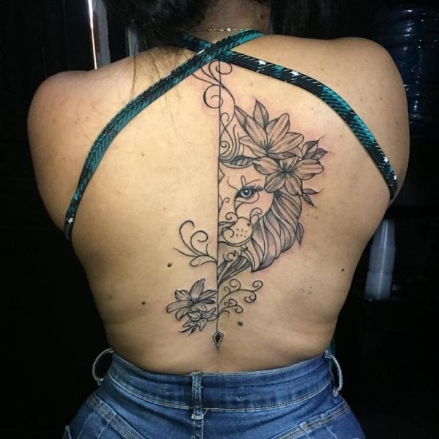 tattoo femenino leon para la espalda 22