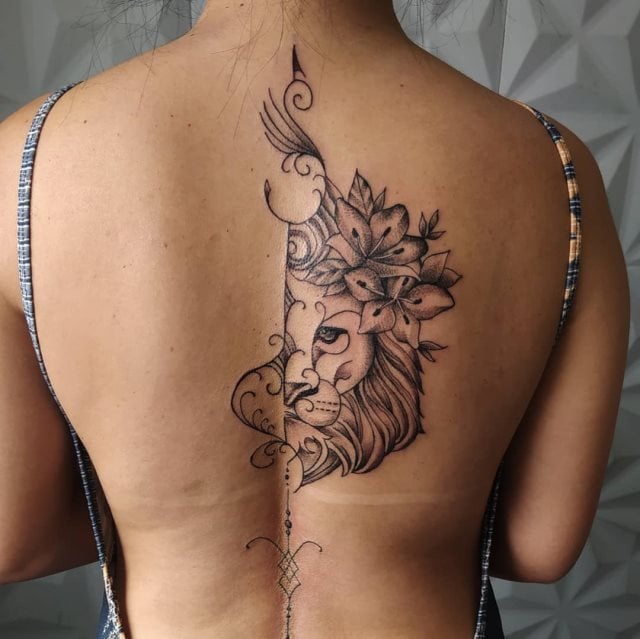 tattoo femenino leon para la espalda 29