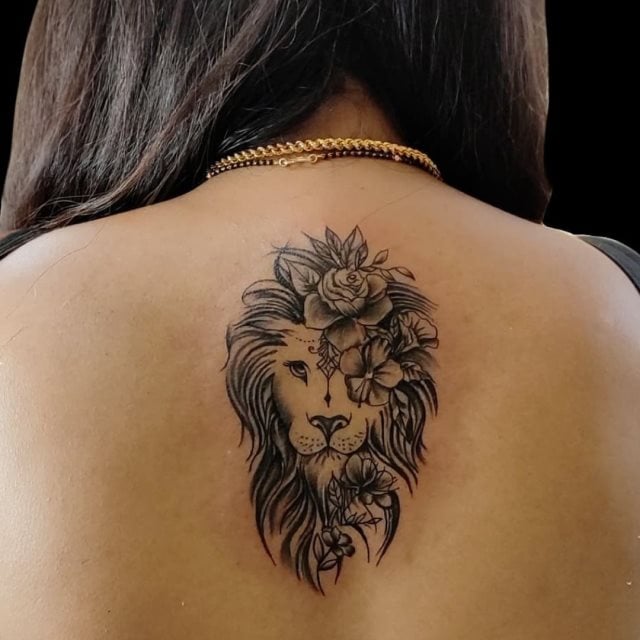 tattoo femenino leon para la espalda 36